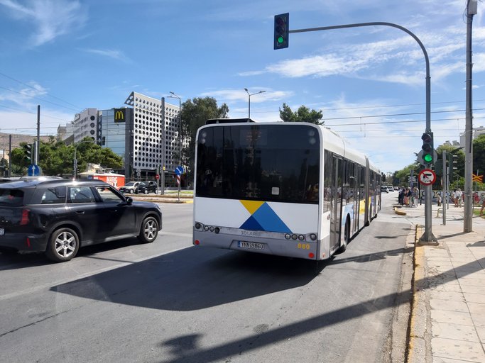 Πλατεία Εσπερίδων στη Γλυφάδα